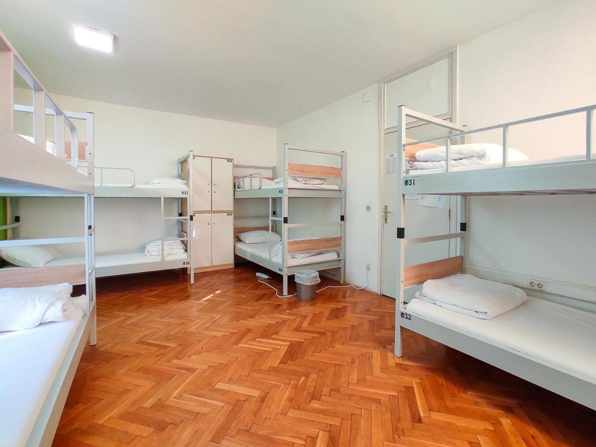 Whole Wide World Hostel Zagreb Extérieur photo