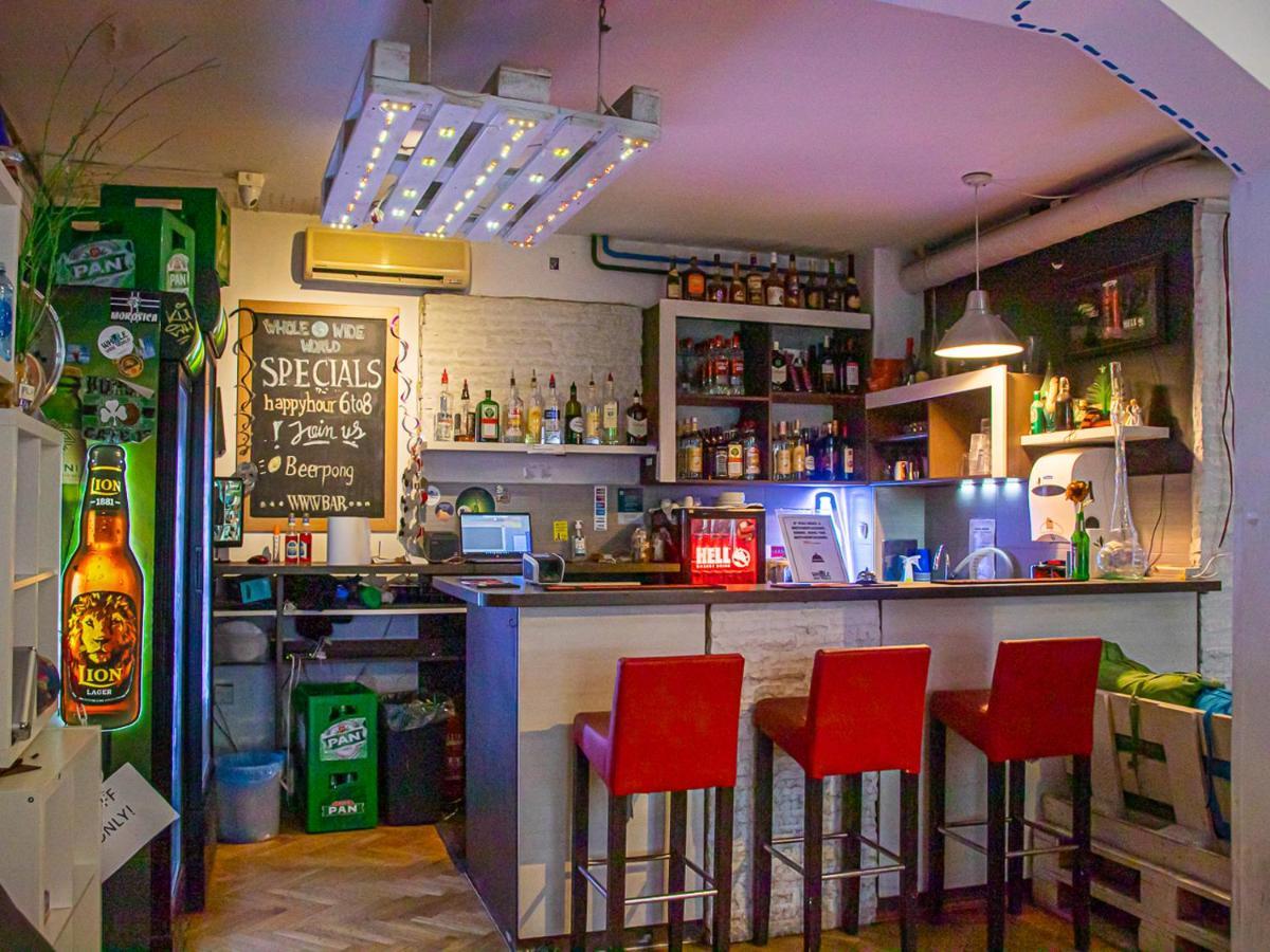 Whole Wide World Hostel Zagreb Extérieur photo