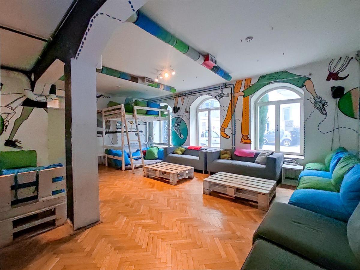 Whole Wide World Hostel Zagreb Extérieur photo