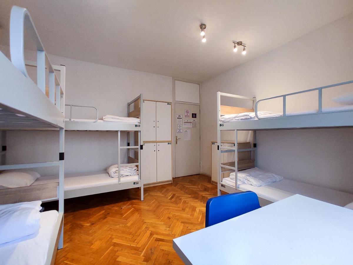 Whole Wide World Hostel Zagreb Extérieur photo