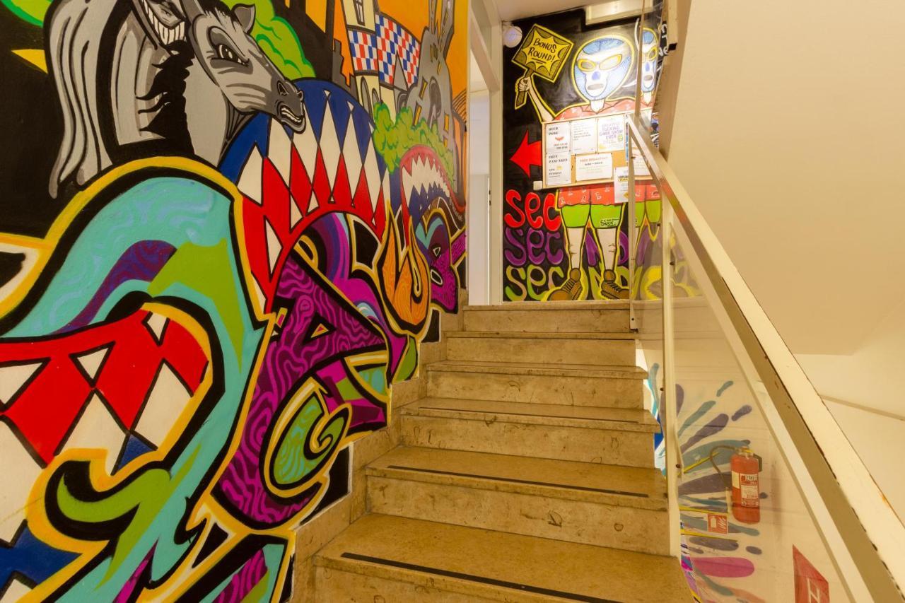 Whole Wide World Hostel Zagreb Extérieur photo