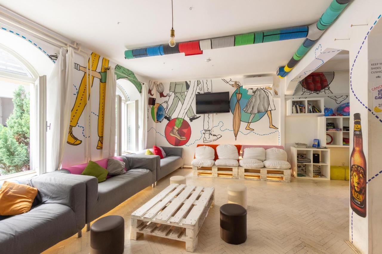 Whole Wide World Hostel Zagreb Extérieur photo