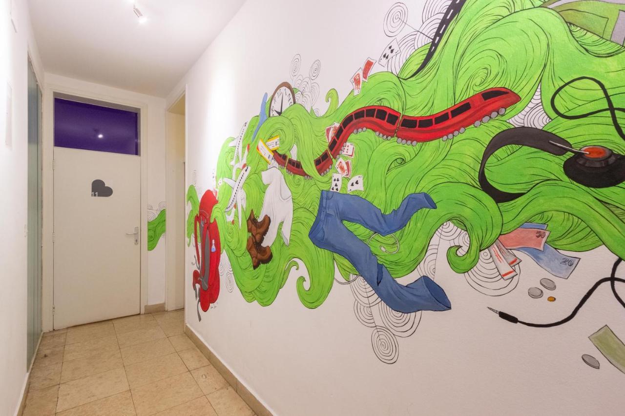 Whole Wide World Hostel Zagreb Extérieur photo